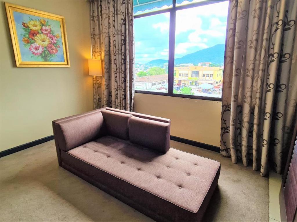 Merdeka Hotel Κλουάνγκ Εξωτερικό φωτογραφία