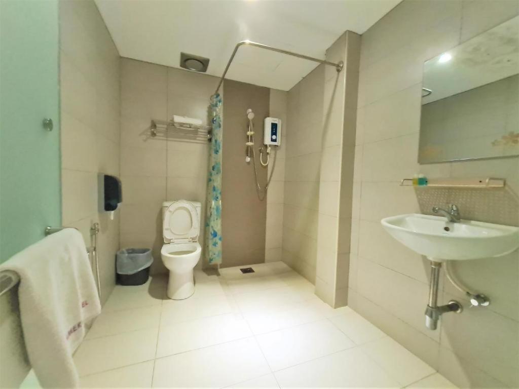 Merdeka Hotel Κλουάνγκ Εξωτερικό φωτογραφία