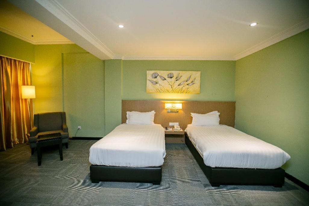 Merdeka Hotel Κλουάνγκ Εξωτερικό φωτογραφία